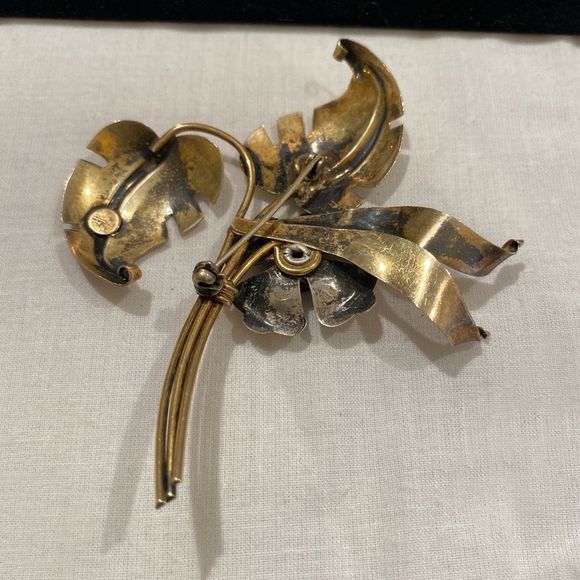 Vintage 1950’s Harry Iskin 10K Flower Brooch - Picture 4 of 8